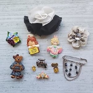 Lot Of 12 Assorted Vintage Decorative Pins and Brooches